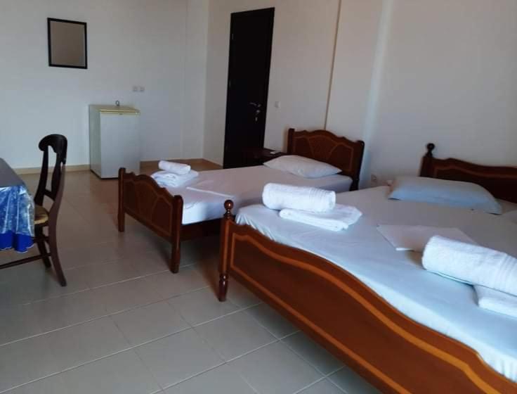Hotel Bella Vista à Himarë Extérieur photo
